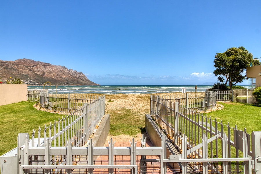 2 Bedroom Property for Sale in Harbour Island Western Cape